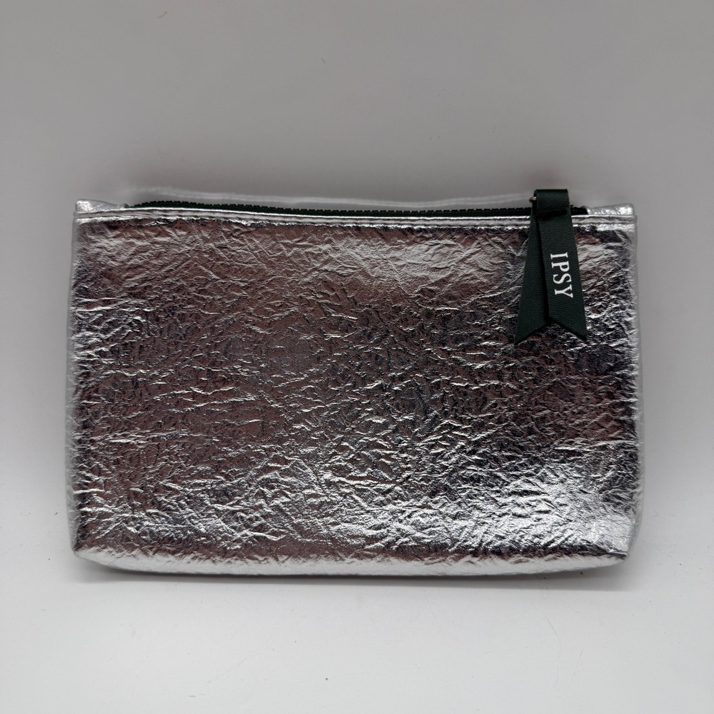 IPSY Makeup Bag Womens Silver Crinkled Metallic Textured Zipper Pouch 020600